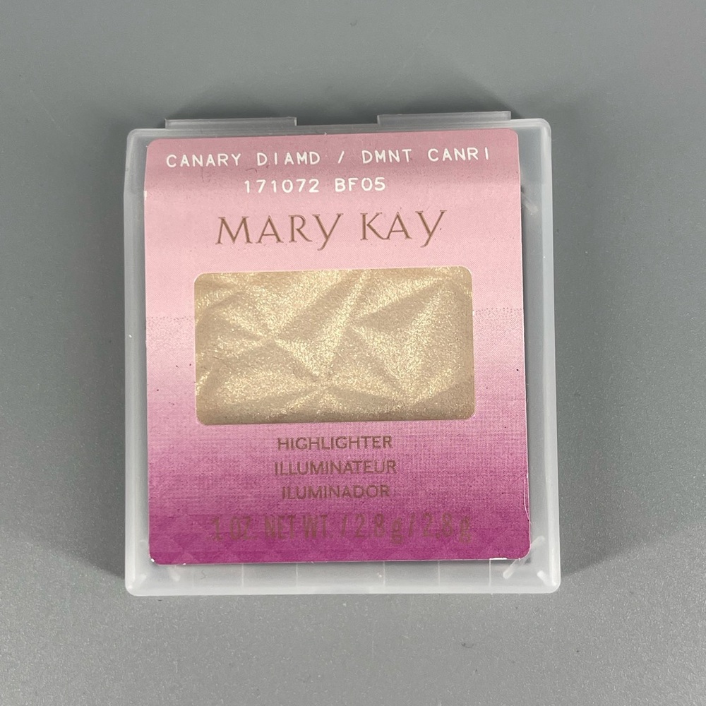 Mary Kay Canary Diamond Highlighter - NWT